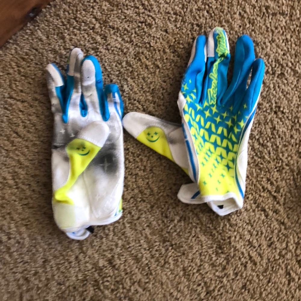 Gloves